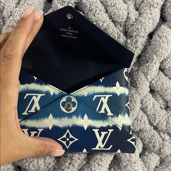 Louis Vuitton Blue LV Escale Medium Kirigam - Picture 3 of 3